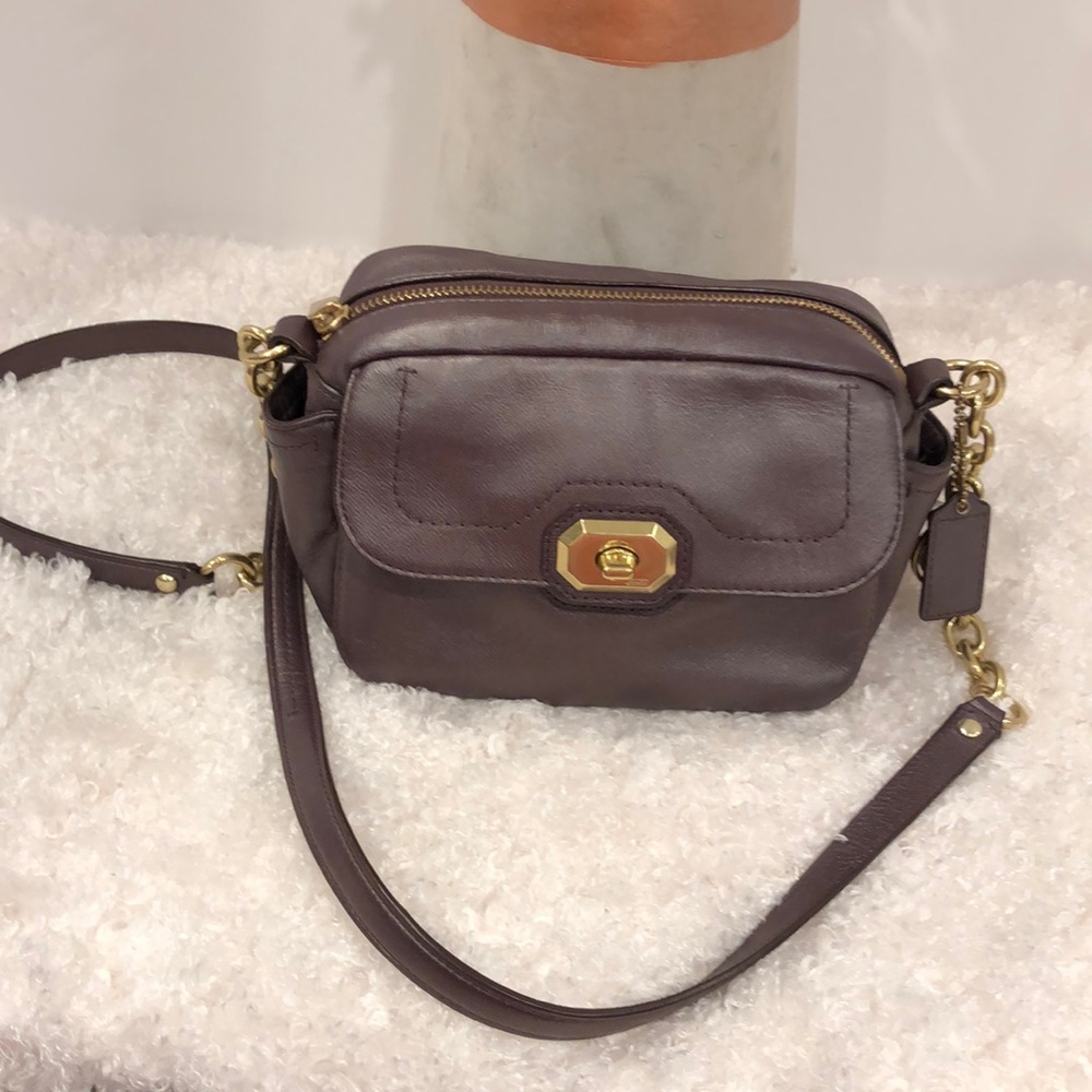 🤗Coach Abby Camera xbody in Plum💕💕💕🤗